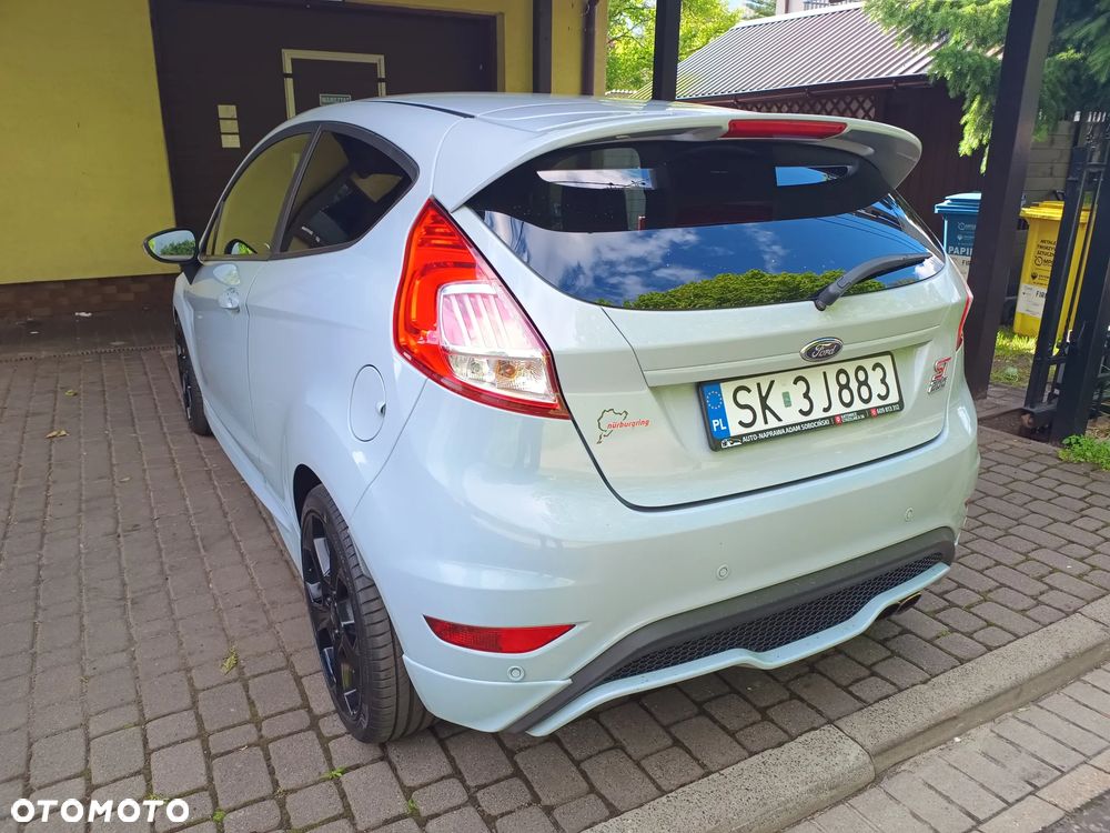 Ford Fiesta - 24
