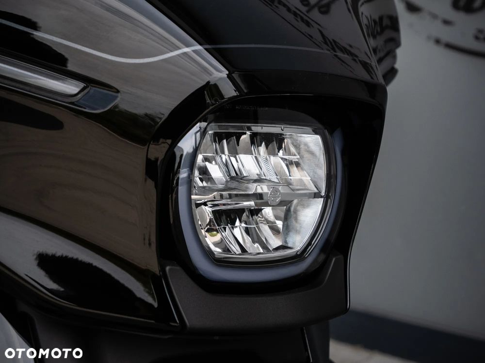 Harley-Davidson Touring Street Glide - 36