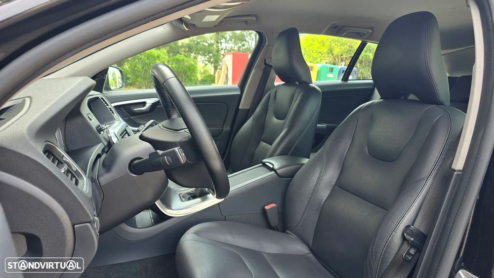 Volvo V60 2.0 D3 Summum - 38