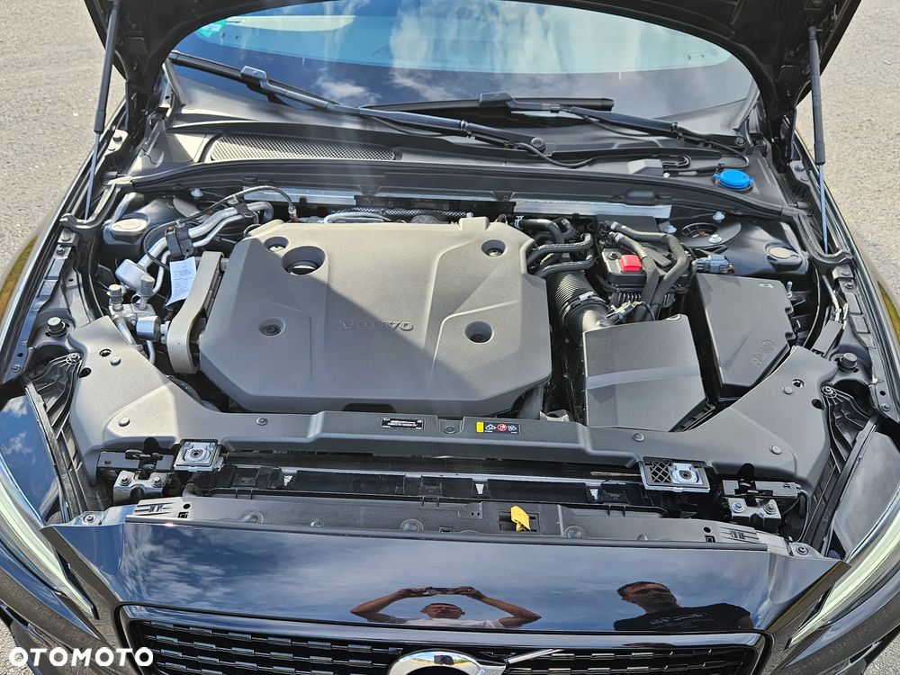Volvo V60 B4 D R-Design - 37