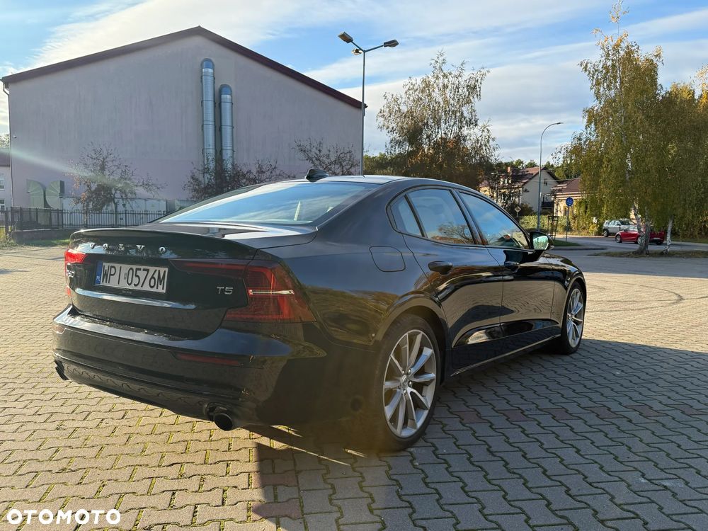 Volvo S60 T5 Momentum Pro - 6