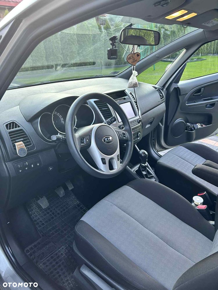 Kia Venga 1.4 L - 11