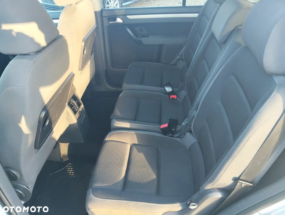 Volkswagen Touran 1.6 - 6