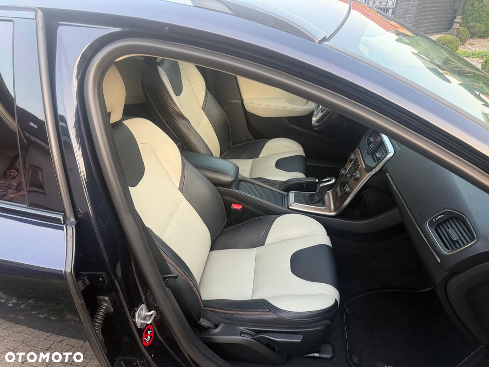 Volvo V40 D4 Geartronic Ocean Race - 8