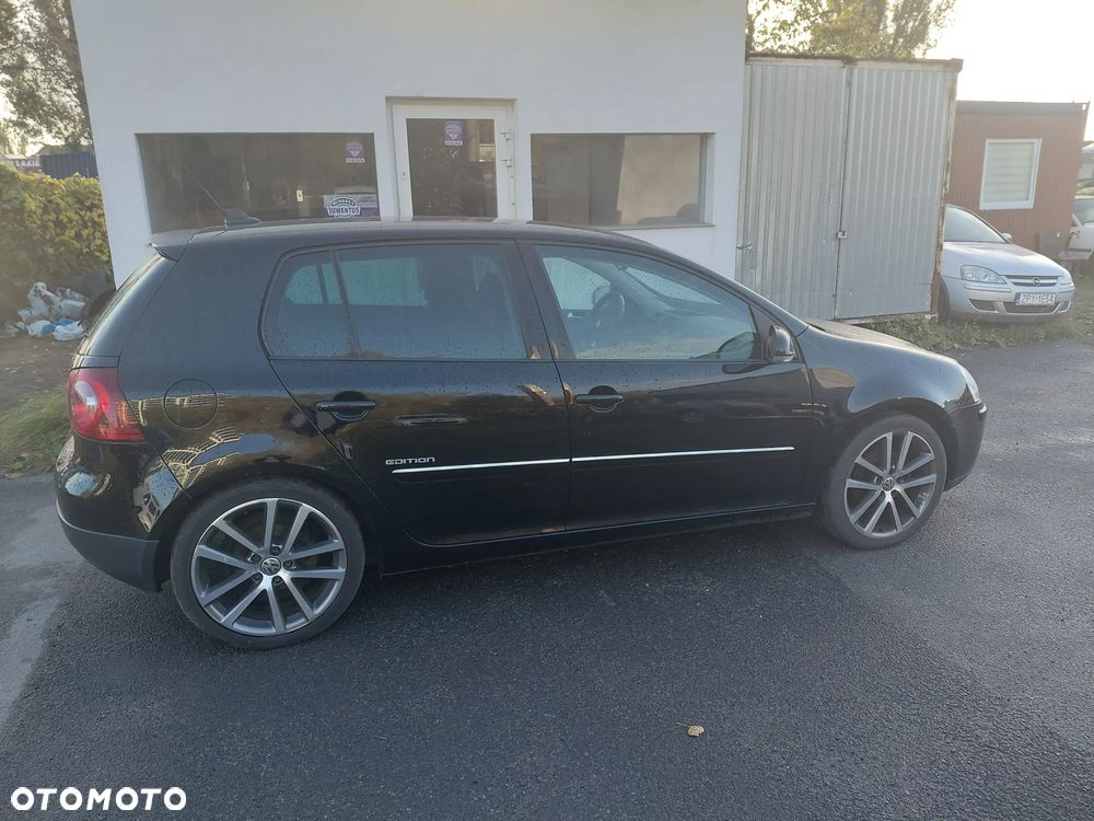 Volkswagen Golf - 6
