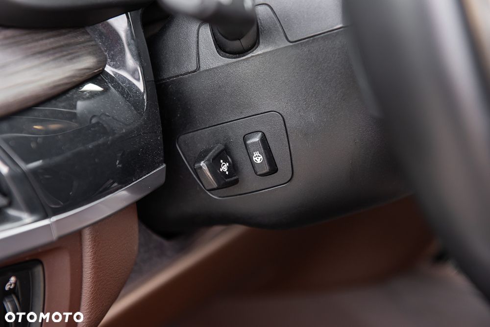 BMW X5 xDrive50i Sport-Aut - 16