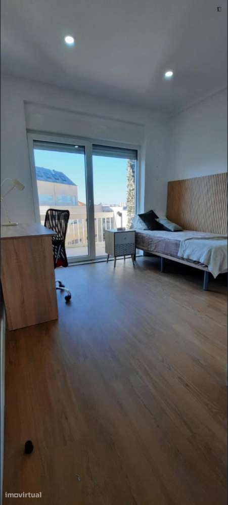 Quarto - localizado em Paranhos Porto - Grande imagem: 4/22