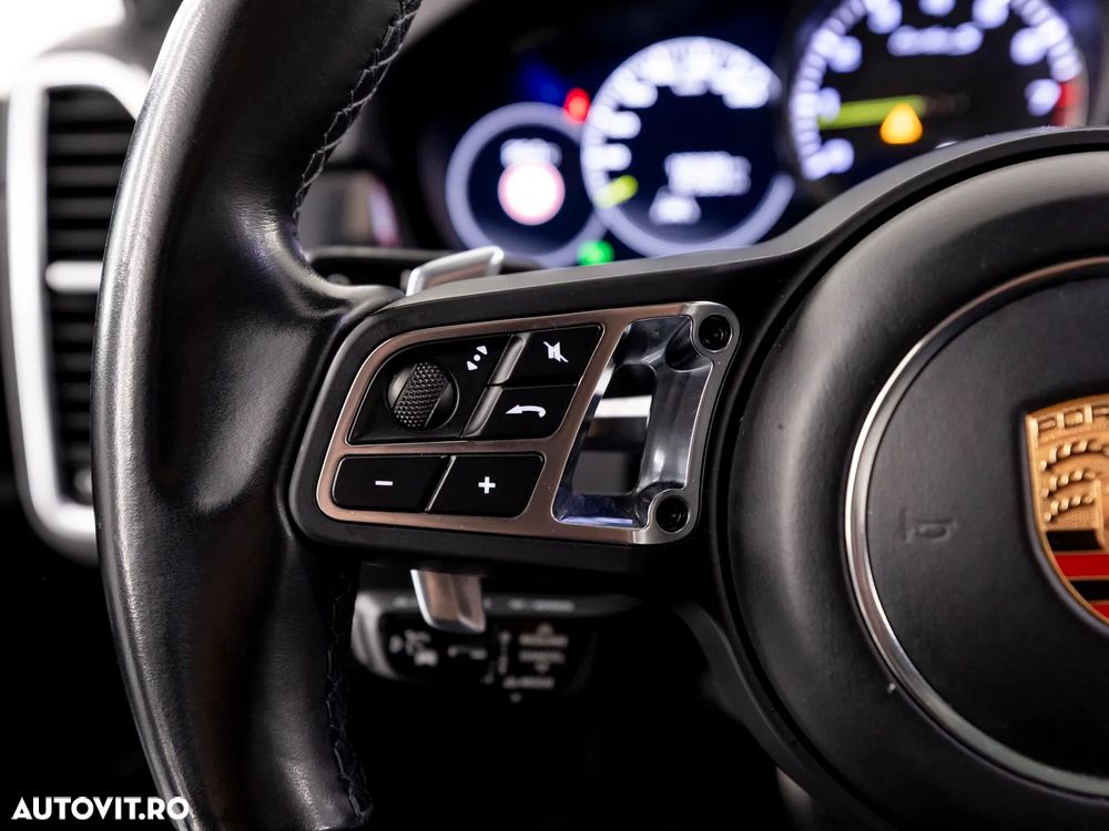 Porsche Cayenne Turbo - 26