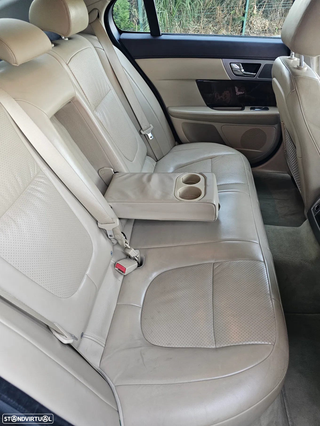 Jaguar XF 3.0 D V6 Premium Luxury - 8