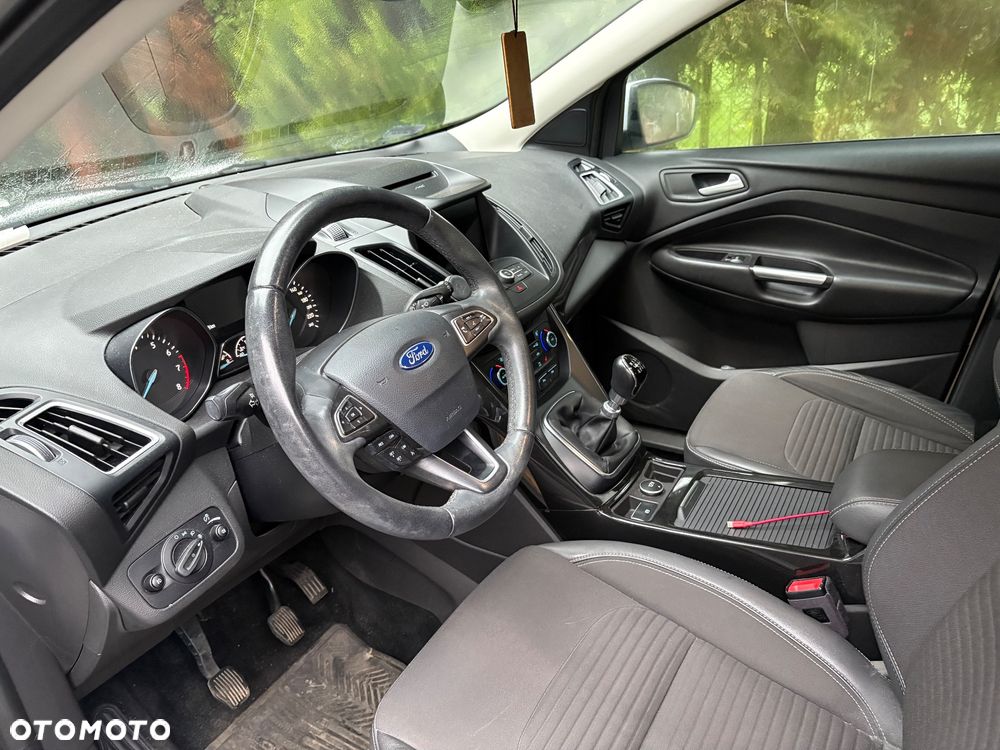Ford Kuga - 8
