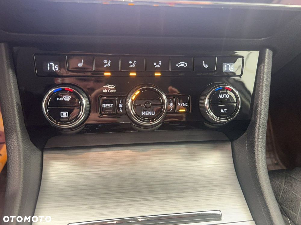 Skoda Superb 2.0 TSI Ambition DSG - 21