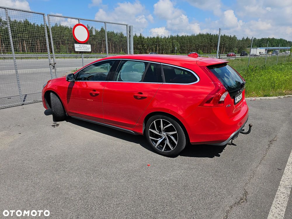 Volvo V60 T6 AWD R-Design - 2