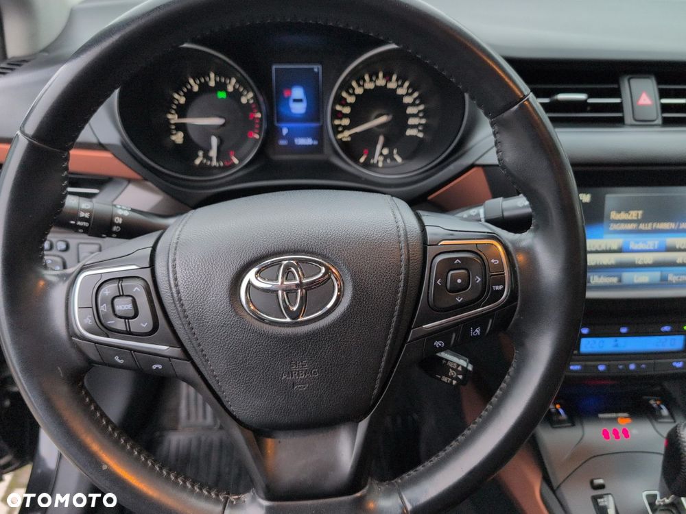 Toyota Avensis 2.0 Premium MS - 16