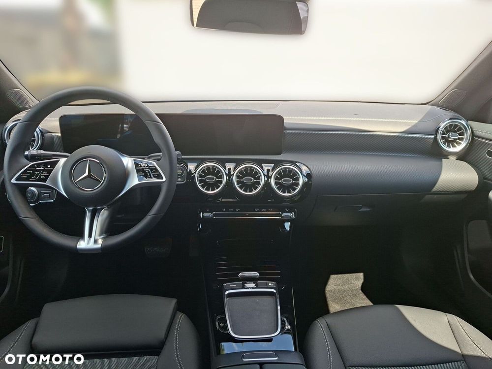 Mercedes-Benz CLA - 17