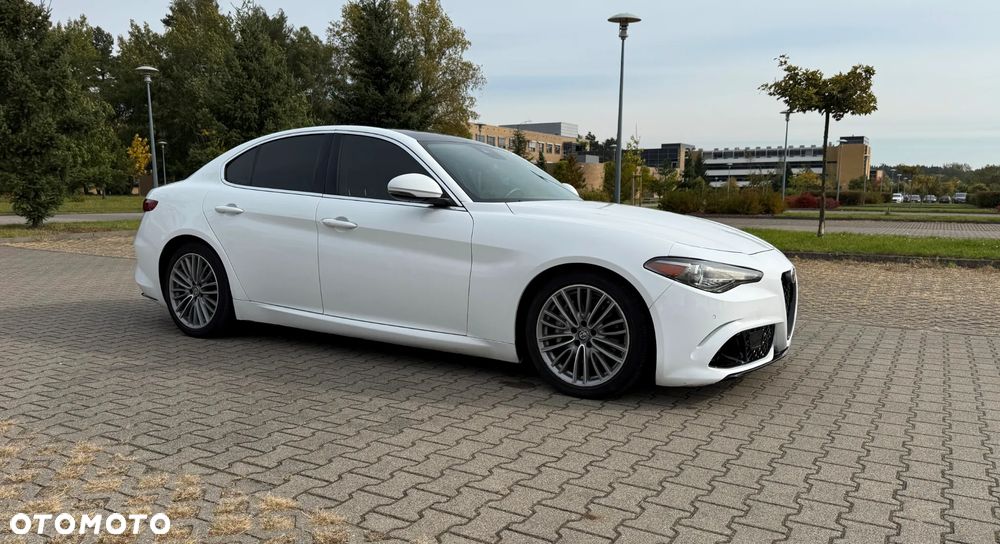 Alfa Romeo Giulia 2.0 Turbo 16V AT8 Veloce - 17