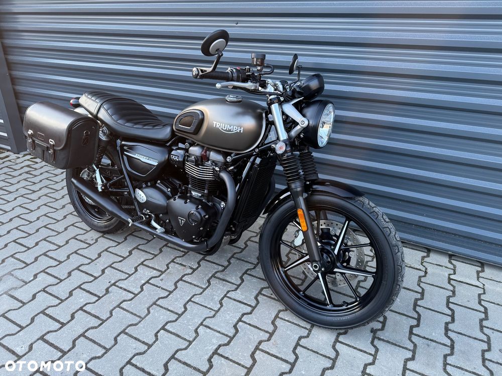 Triumph Street Twin - 3