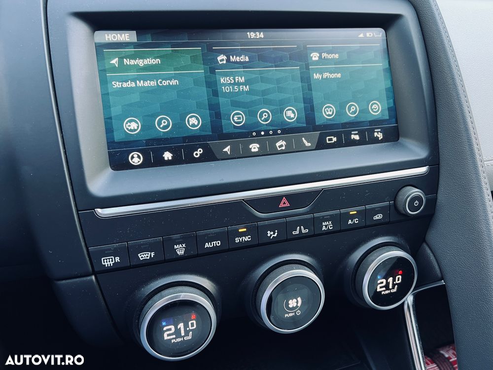 Jaguar E-Pace P200 AWD SE - 12