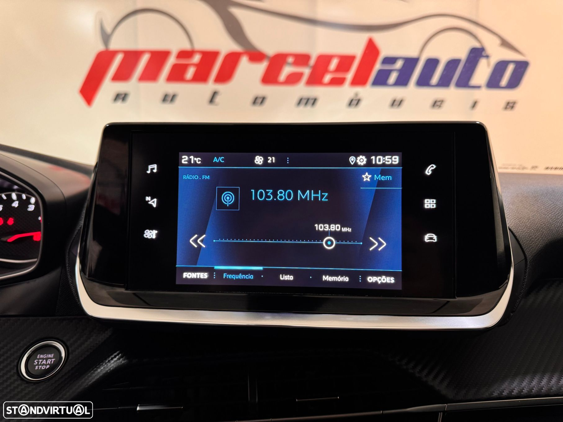 Peugeot 2008 1.2 PureTech Allure - 32