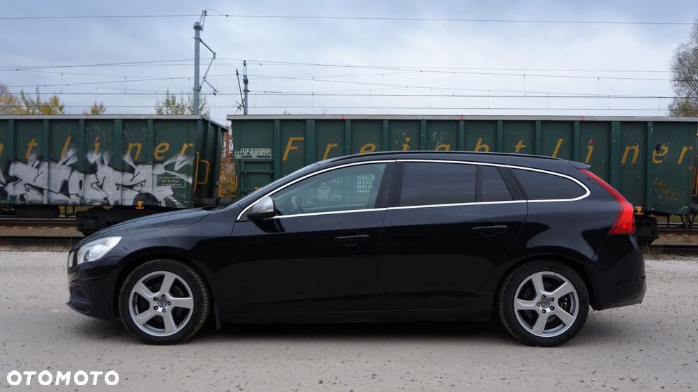 Volvo V60 D3 R-Design - 13