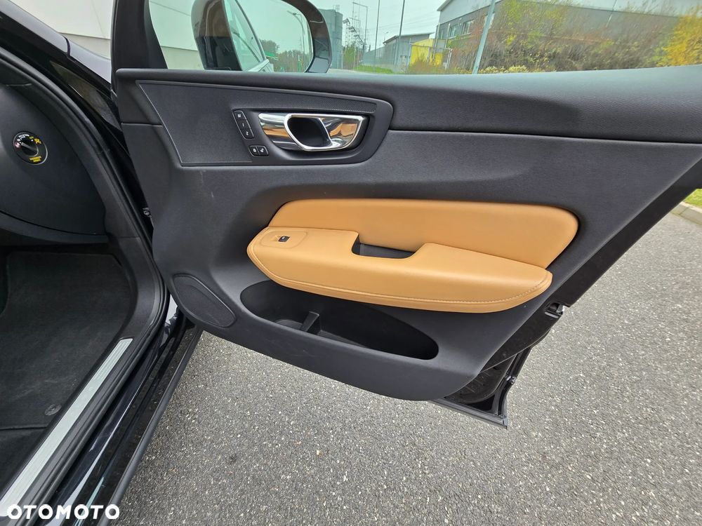 Volvo XC 60 D4 SCR AWD Inscription - 22