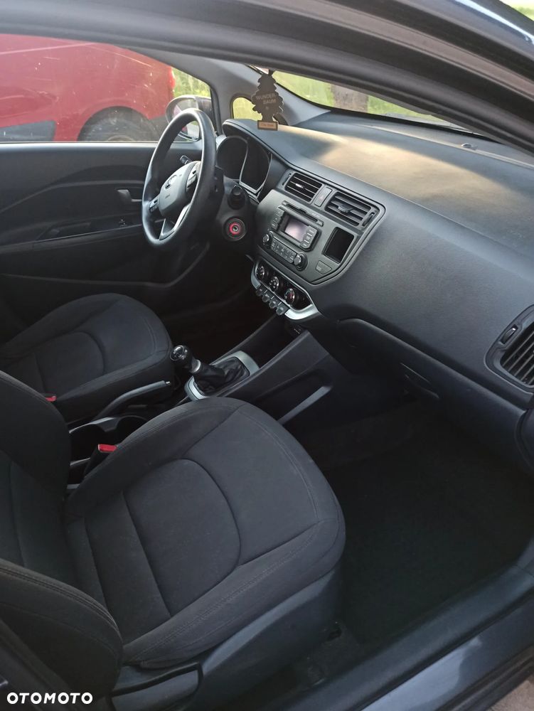 Kia Rio 1.2 M - 11