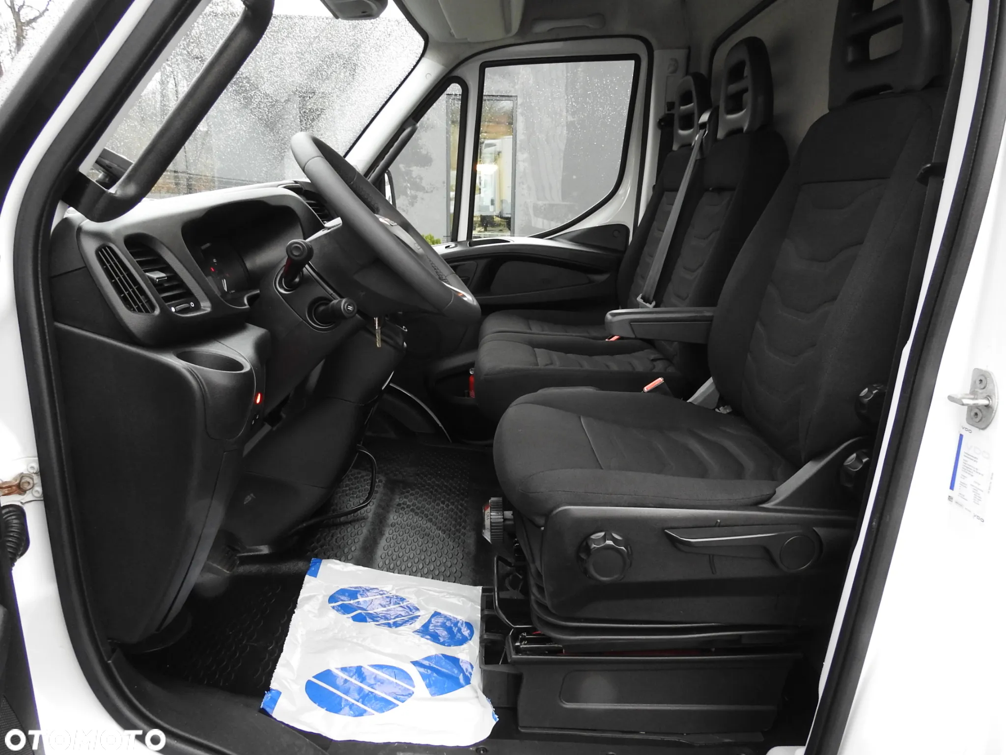 Iveco DAILY 70C17 CHŁODNIA 0*C WINDA 9 PALET ZASILANIE 230V TEMPOMAT KLIMATYZACJA PNEUMATYKA AUTOMAT HI-MATIC BLIŹNIACZE KOŁA 170KM [ 105235 ] - 33
