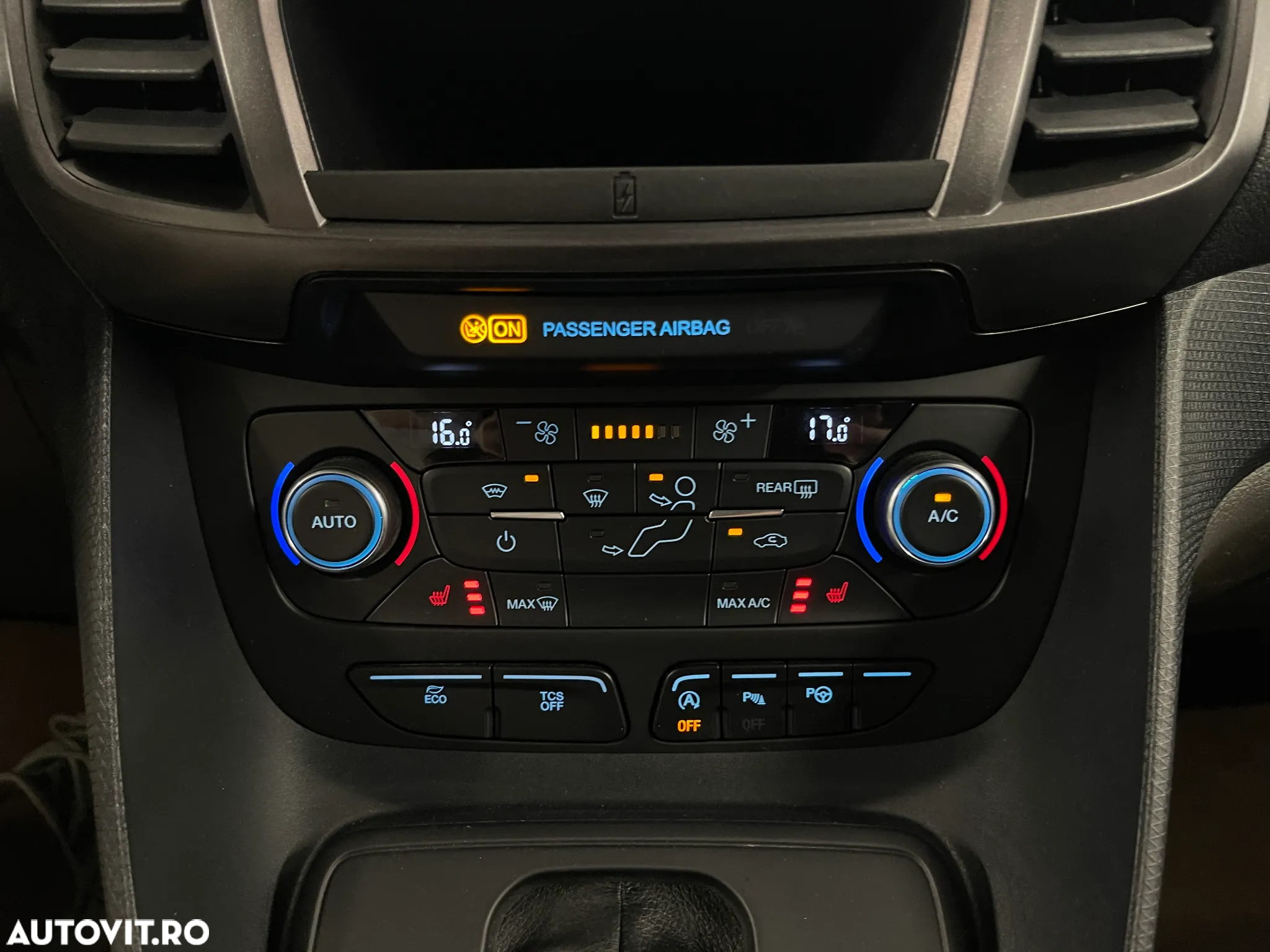 Ford Transit Connect - 17