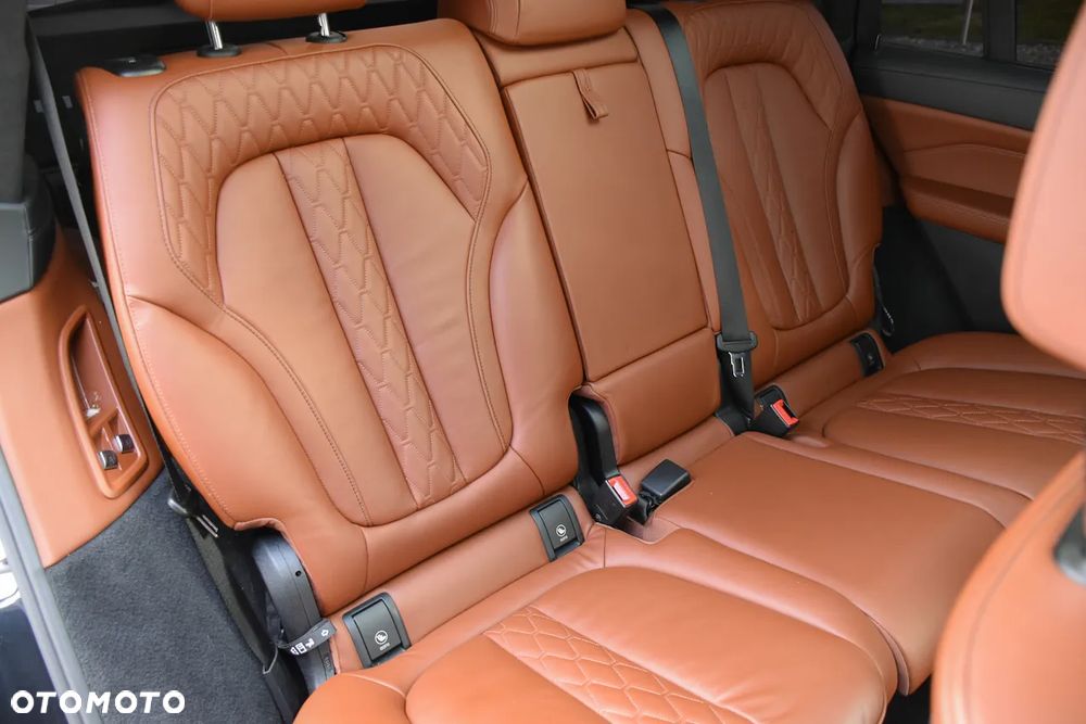 BMW X7 M50i - 34