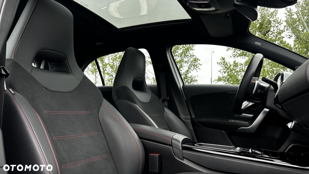 Mercedes-Benz Klasa A 220 4-Matic AMG Line 8G-DCT - 23