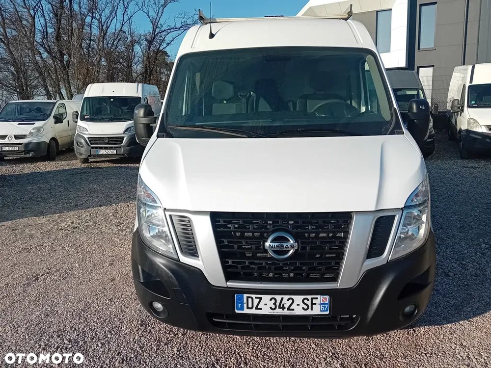 Nissan NV 400 - 1