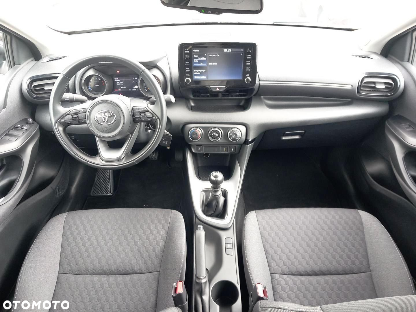 Toyota Yaris - 8