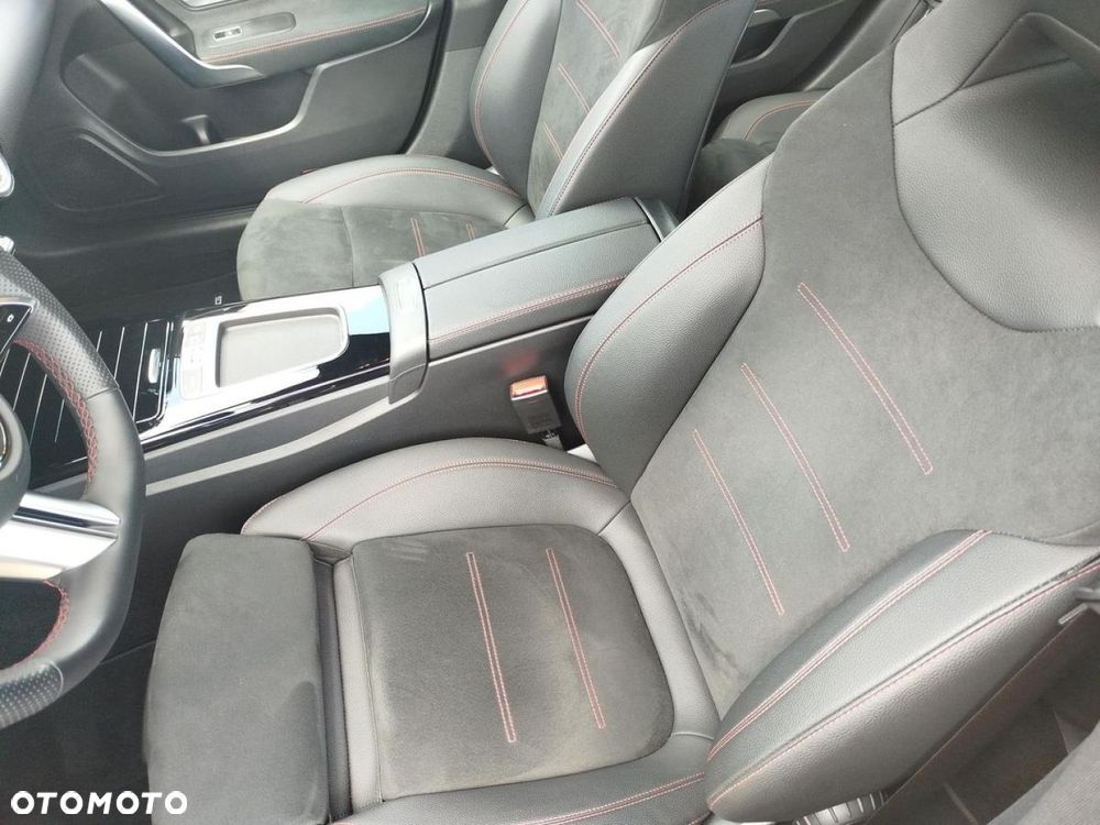 Mercedes-Benz CLA - 11