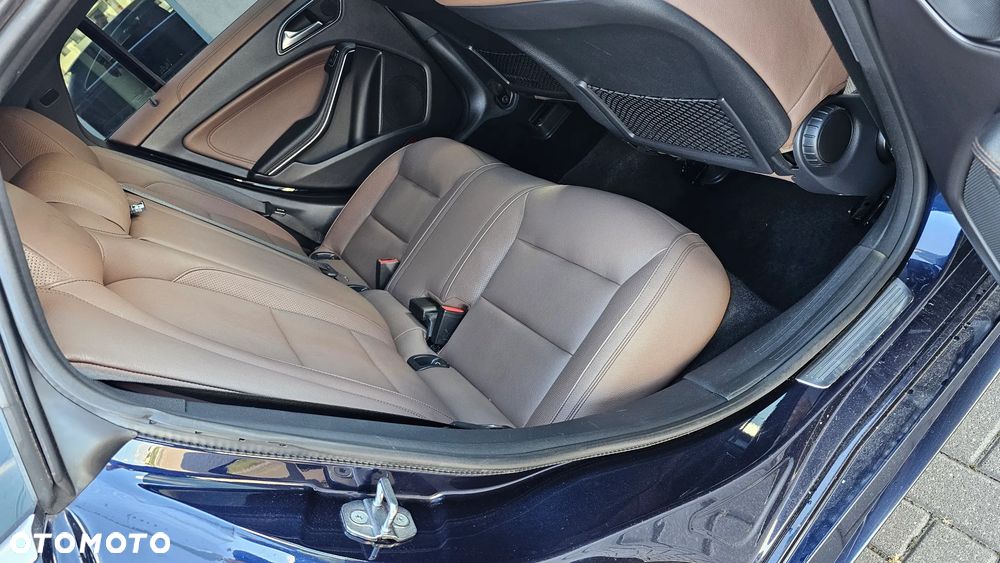Mercedes-Benz CLA 180 AMG Line - 40