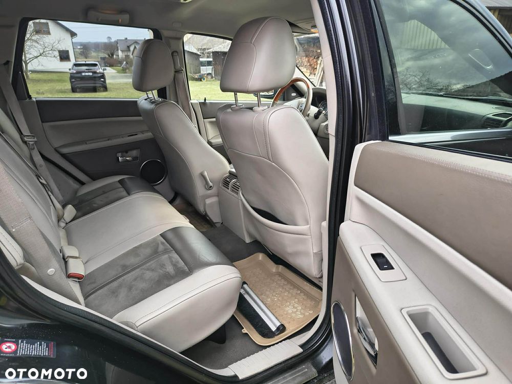 Jeep Grand Cherokee - 15