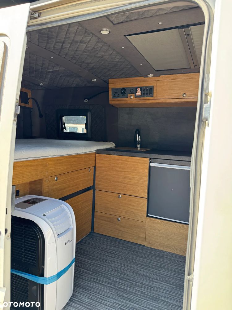 Mercedes-Benz Sprinter - 17