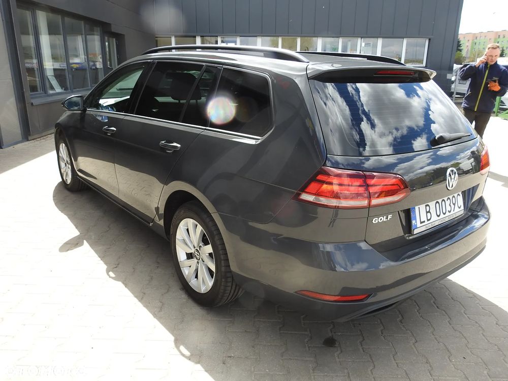 Volkswagen Golf - 6