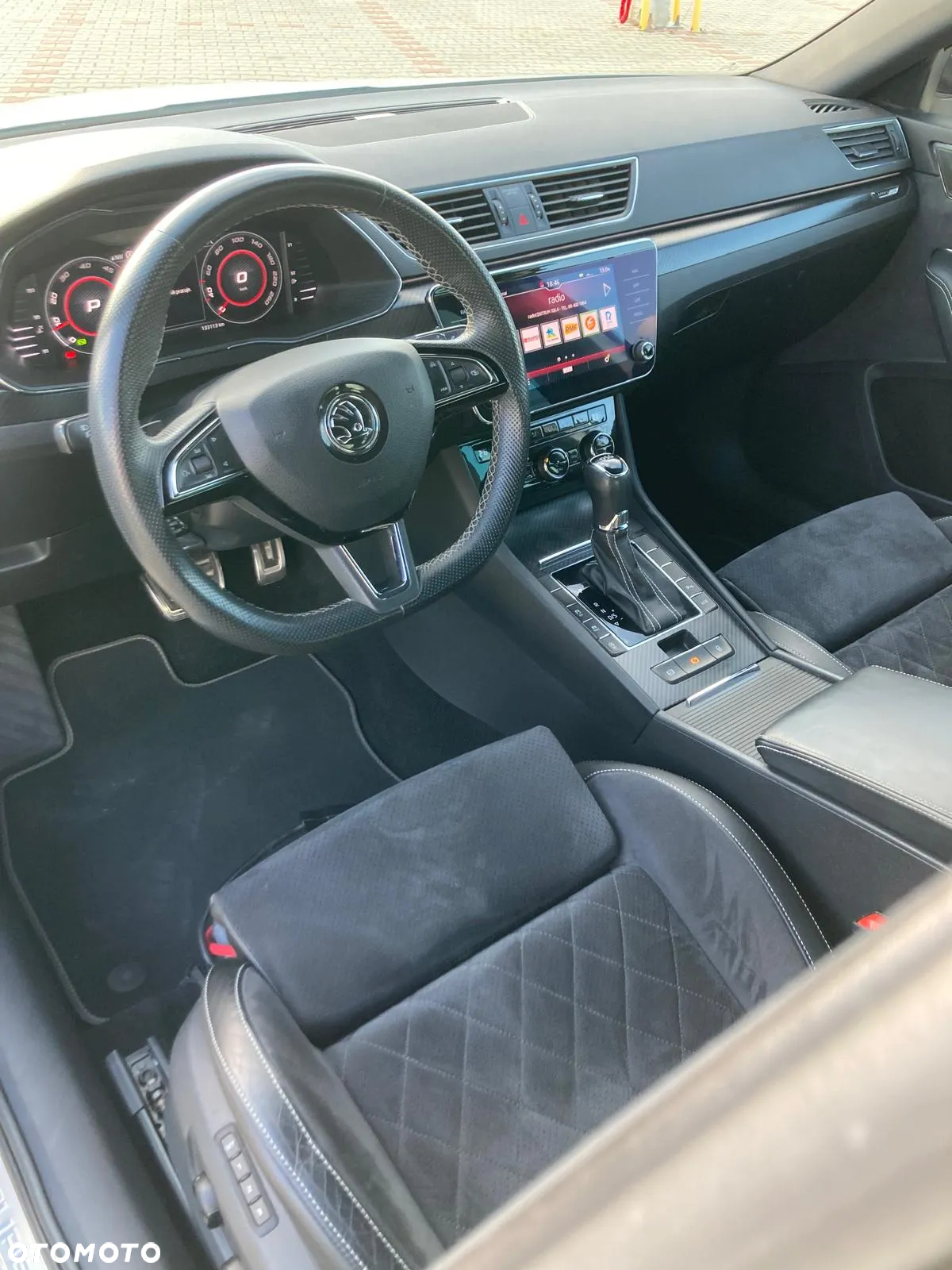 Skoda Superb Combi 2.0 TDI DSG Sportline - 12