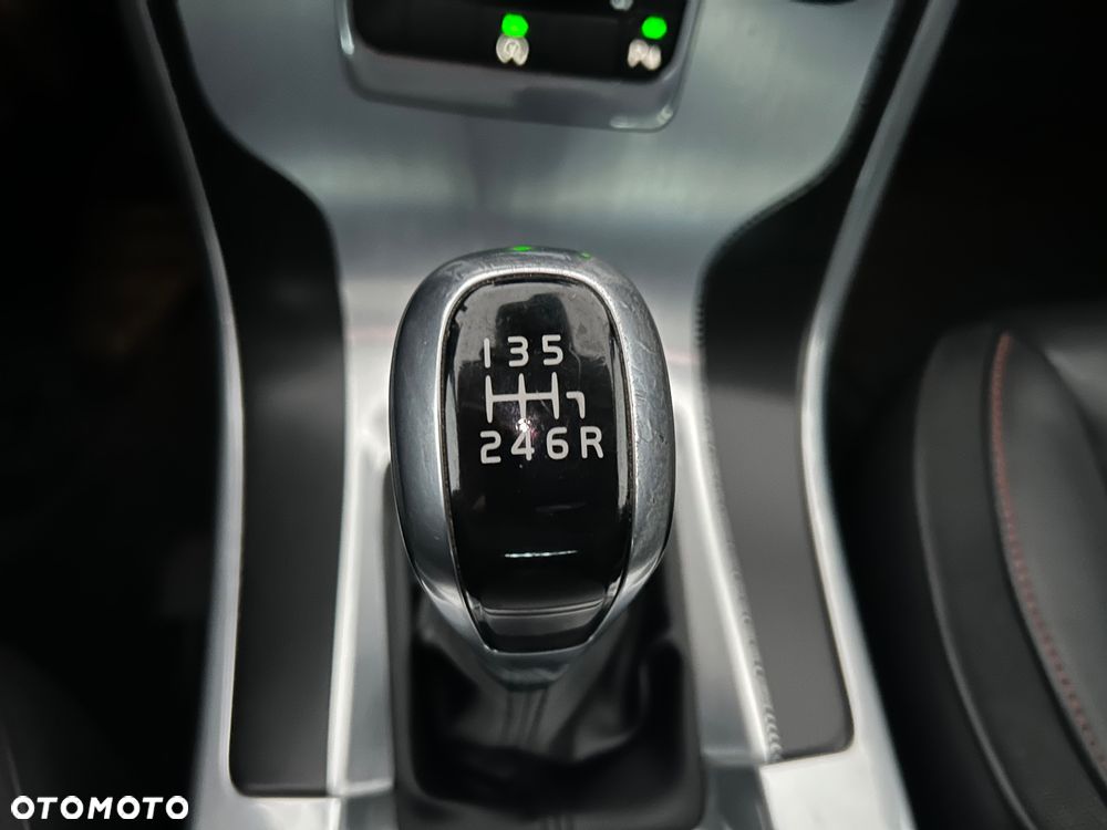 Volvo XC 60 D3 Drive-E R-Design Kinetic - 34