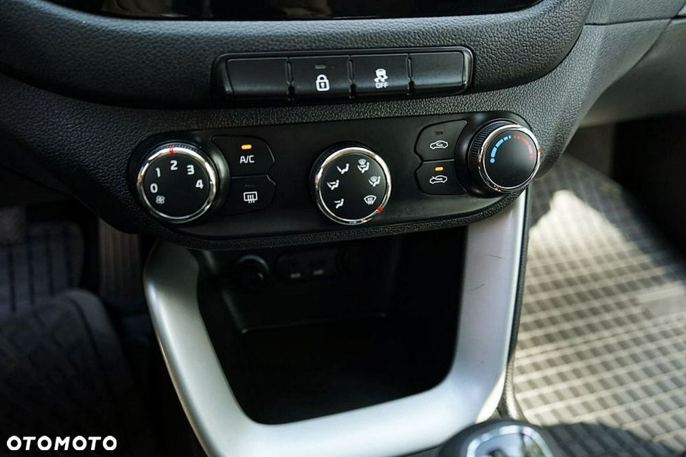 Kia Ceed - 24