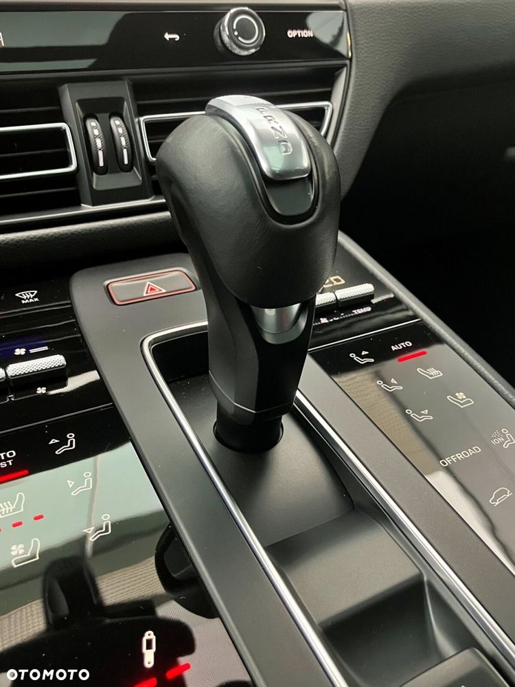 Porsche Macan - 29