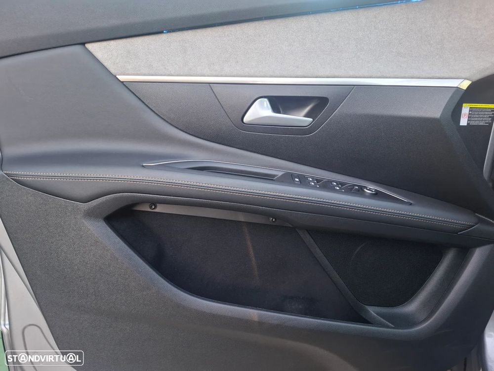 Peugeot 3008 1.6 Hybrid4 GT Pack e-EAT8 - 28