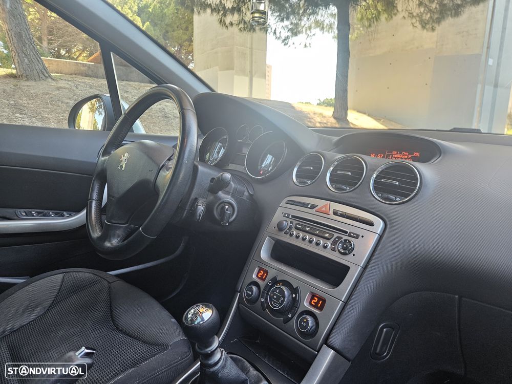 Peugeot 308 SW 1.6 HDi Premium CVM6 - 11