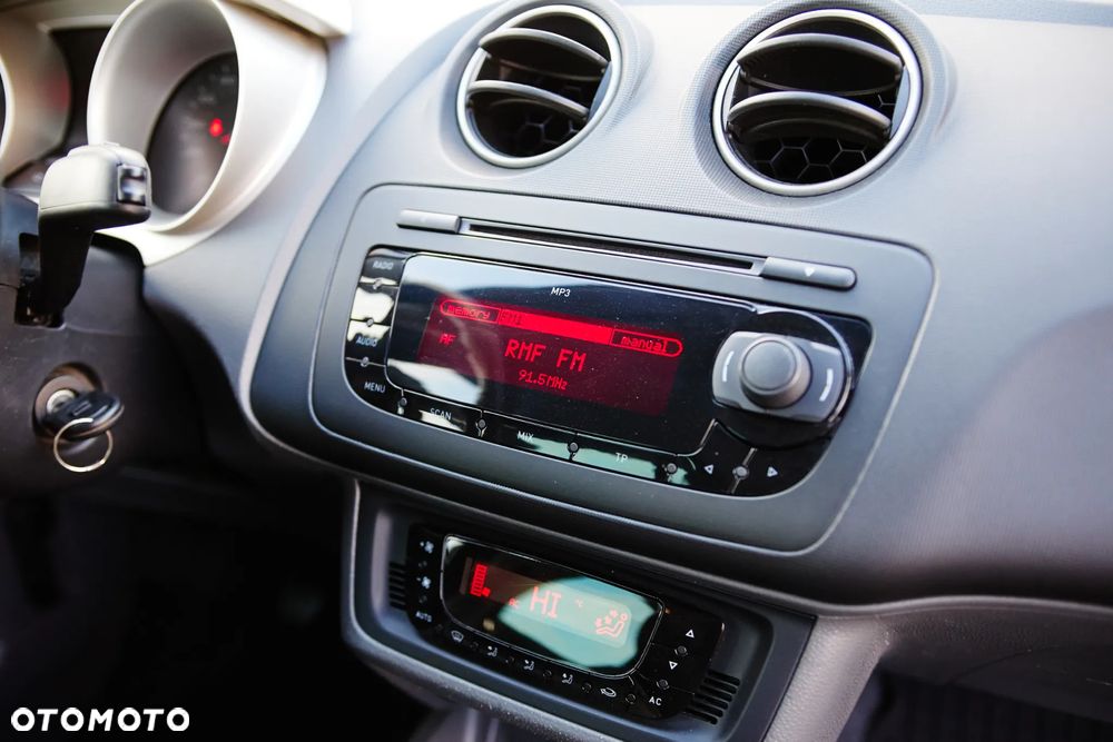 Seat Ibiza 1.2 TSI (Ecomotive) Start & Stop Style - 25