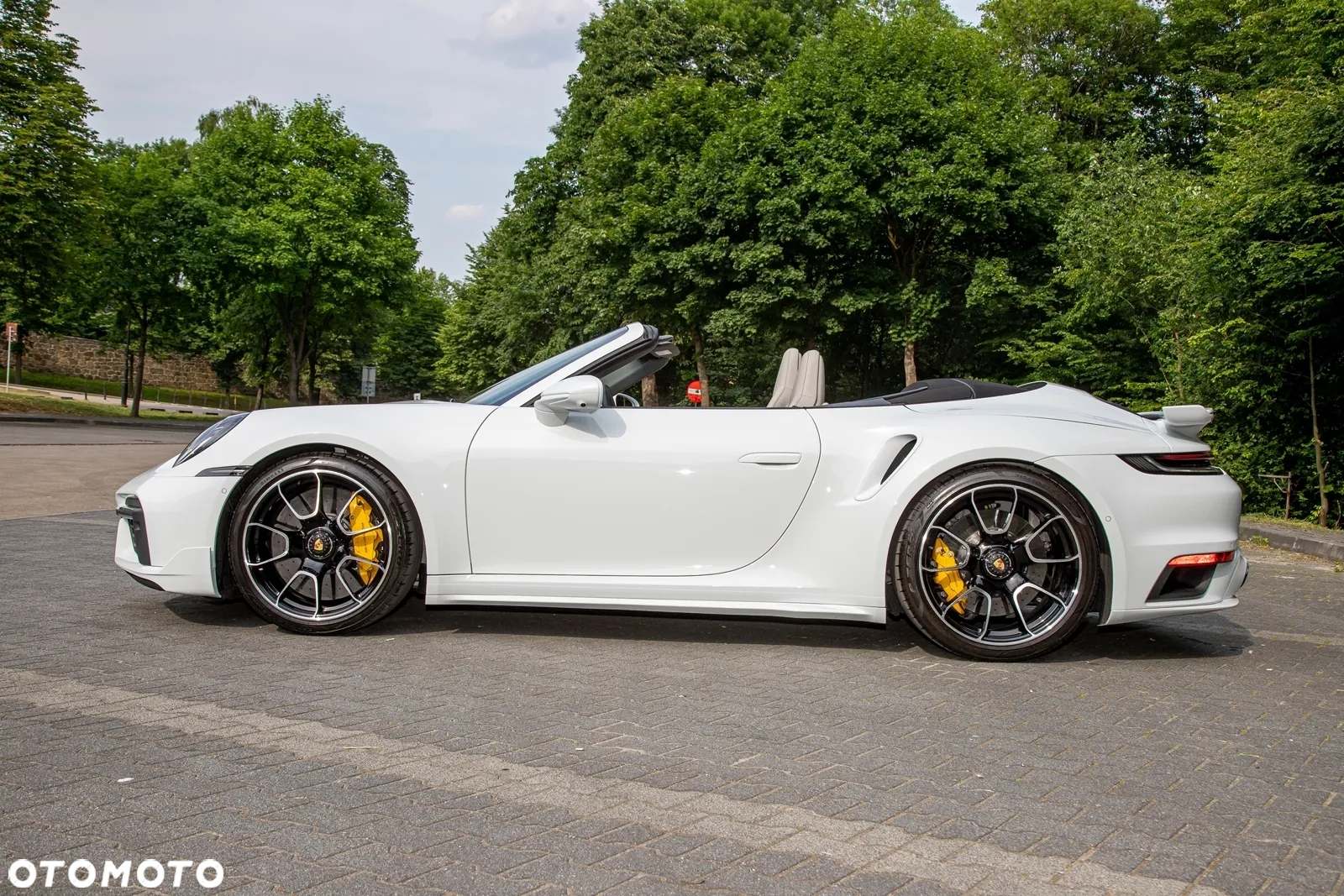 Porsche 911 Carrera Turbo S Cabrio - 4