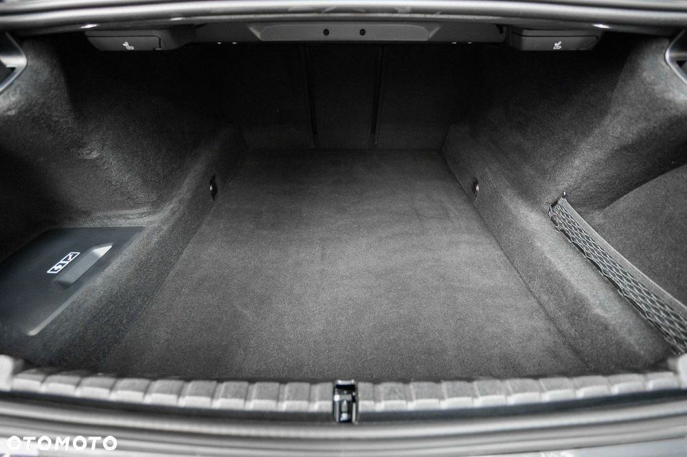 BMW M8 Standard - 24