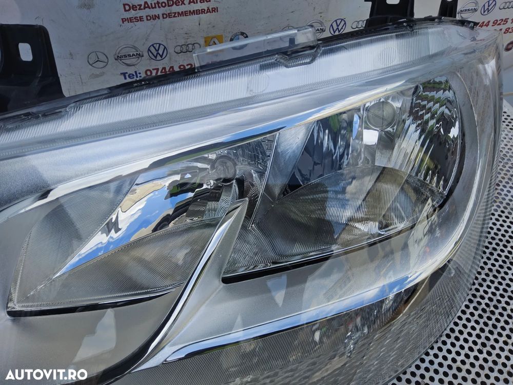 Far stânga Mercedes Sprinter w907 cod a9109060000 cu defect - 2