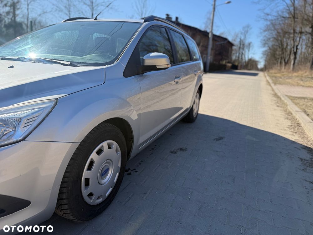 Ford Focus SW 1.6 TDCi DPF Silver Magic - 9