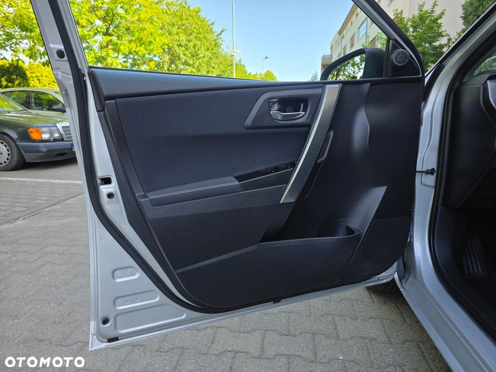 Toyota Auris - 14