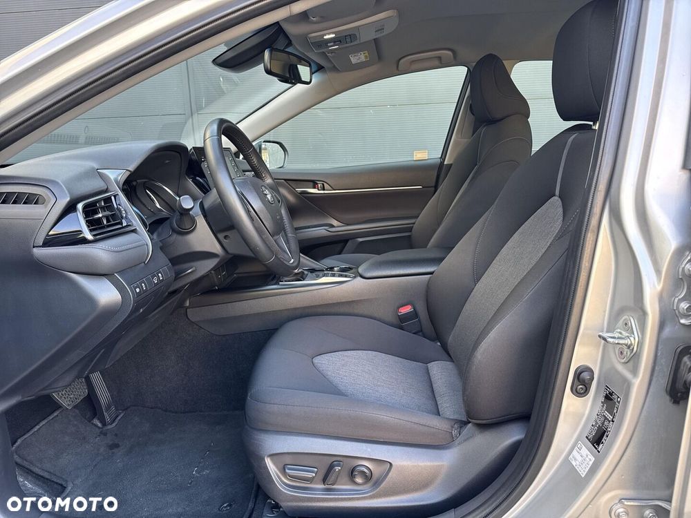 Toyota Camry 2.5 Hybrid Comfort CVT - 13