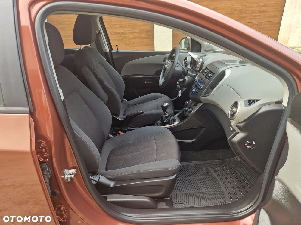 Chevrolet Aveo 1.4 16V LT - 14